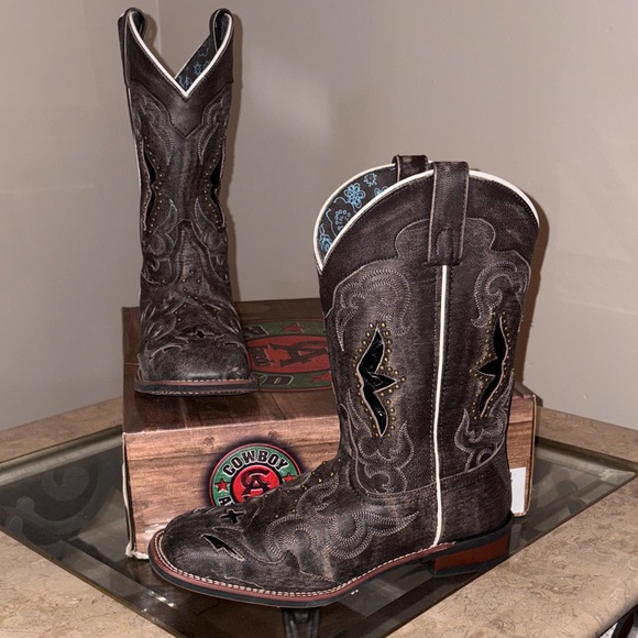 Women's Black Western Boots - Picture 1 of 7